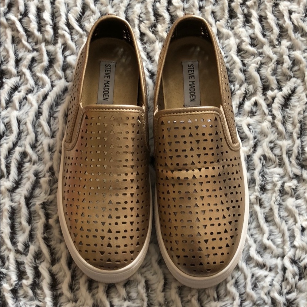 Steve Madden slip ons